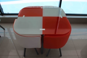 M101 Red/White 02 Խոհանոցային սեղան աթոռներով
